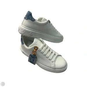 Shoes Luxury Designer By Louis Vuitton In White Denim, Size: 9 Angel Glow Lake Step
