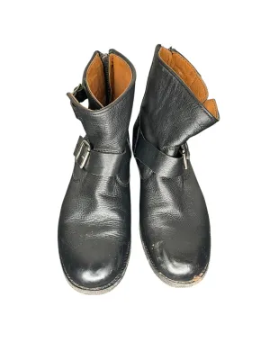 Sweat Resistant Frequent Travelers Boots Designer By Frye  Size: 6.5