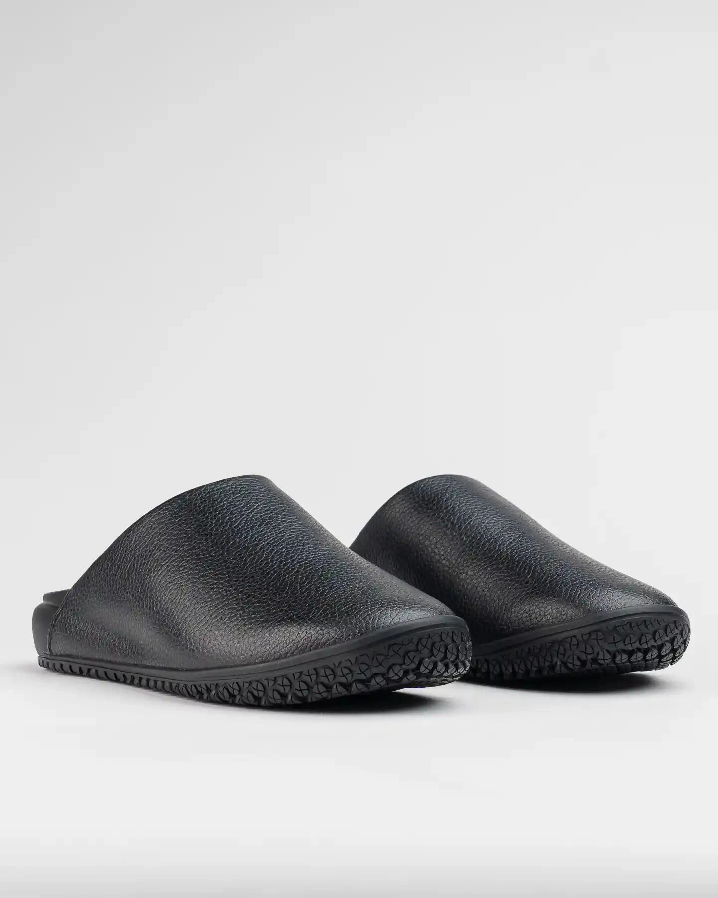 The Clog - Eclipse Black quick dry Play Mode