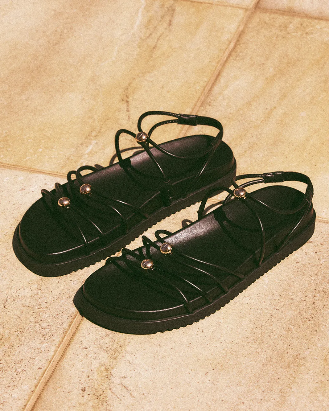 ATWOOD - BLACK Smooth Soles Wood Glow