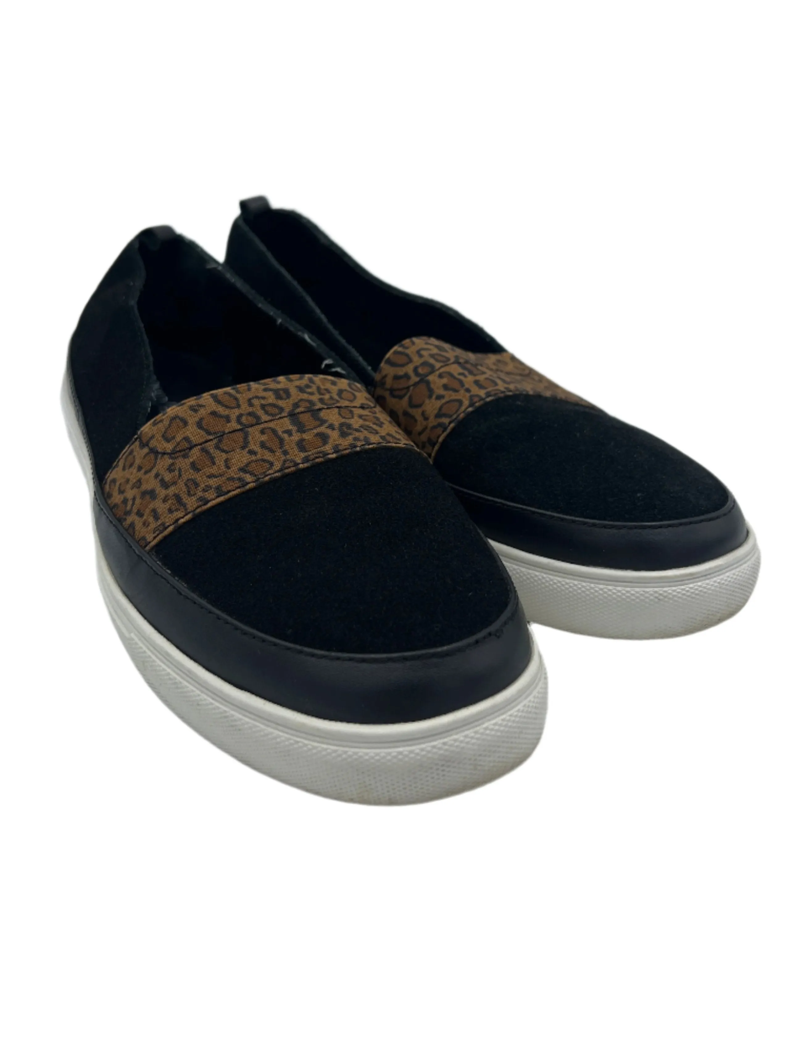 Rain Safe Enhanced grip Shoes Designer By Donald Pliner  Size: 8.5