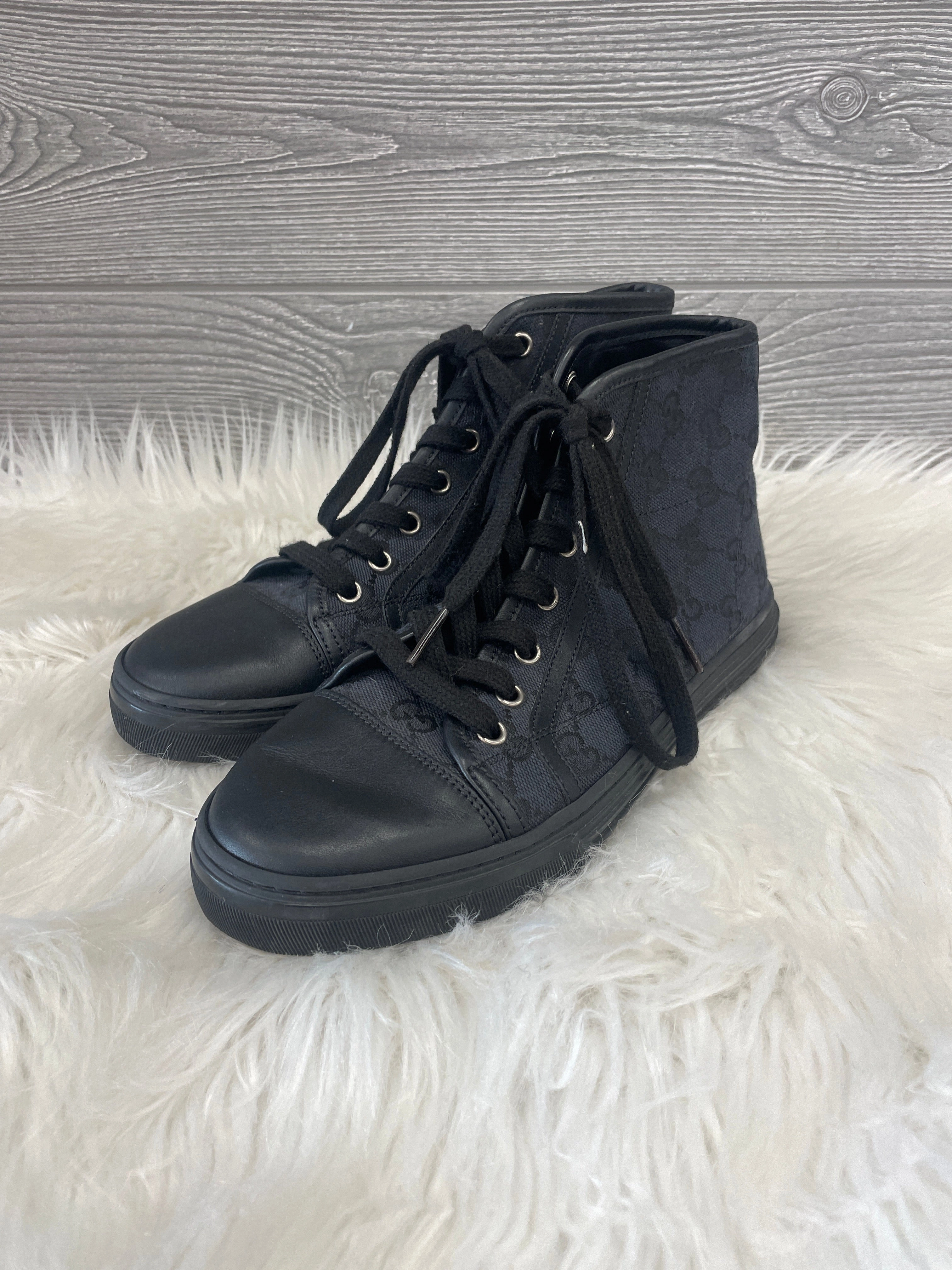 Black Shoes Luxury Designer Gucci, Size 6.5 Mom Fit