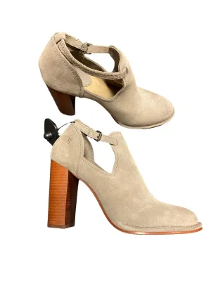 All Day Beach Walk Desert Run Boots Designer By Frye In Grey, Size: 10