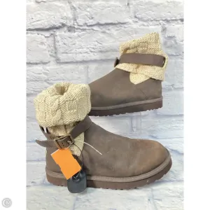 Chic Cool Boots Designer By Ugg In Brown, Size: 10