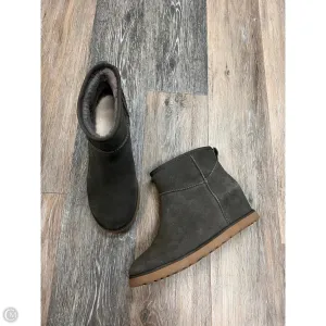 Casual Move Boots Designer By Ugg In Grey, Size: 10