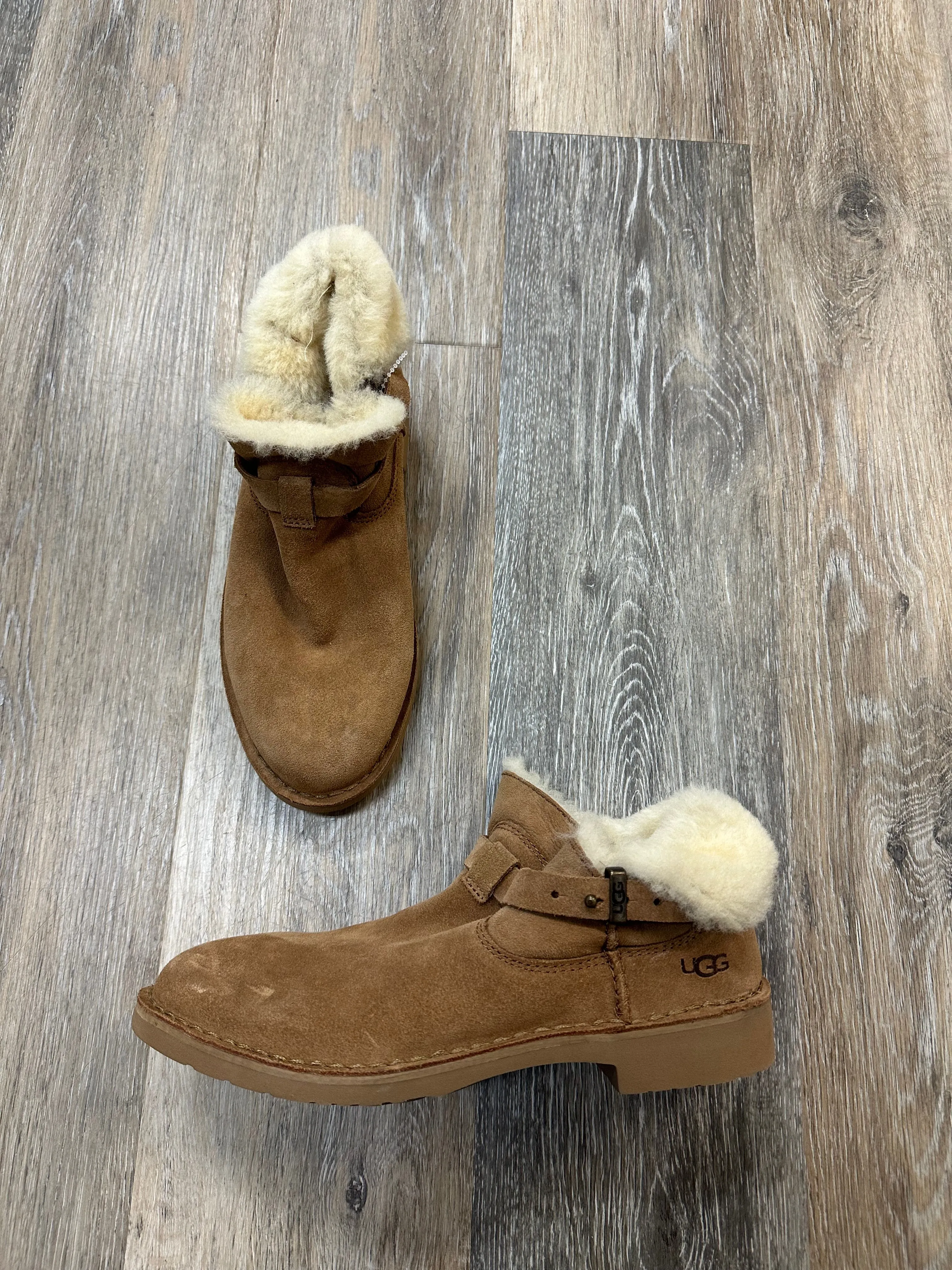 Boots Designer By Ugg In Tan, Size: 7 Bunion Friendly Structure Street Run