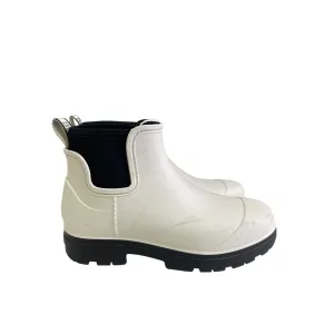 Run Free Blown Rubber Outsole Boots Designer By Ugg In White, Size:9