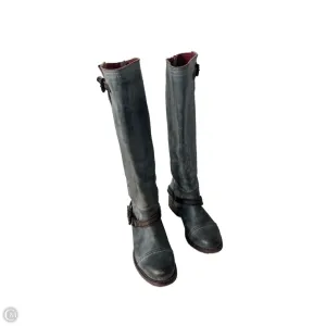Rubber Tread Pattern Long distance Boots Knee Flats By Freebird In Grey, Size: 8