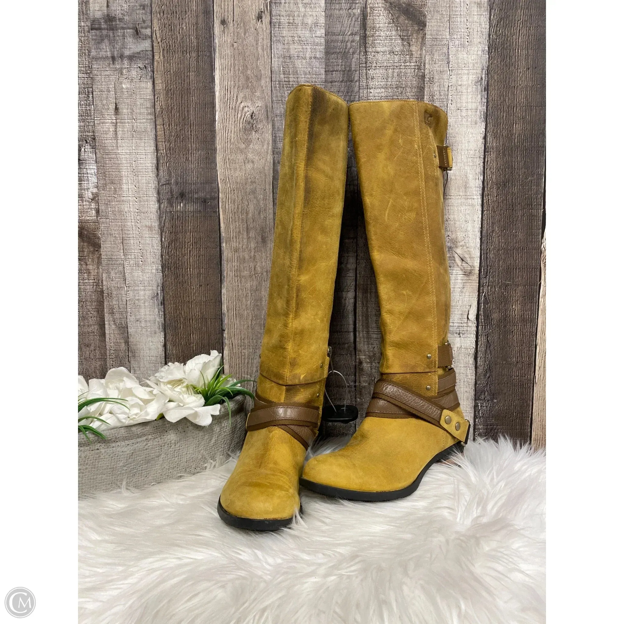 Boots Knee Flats By Sorel In Yellow, Size: 7 Rugged Built Urban Traveler Padded Interior Rough Terrain