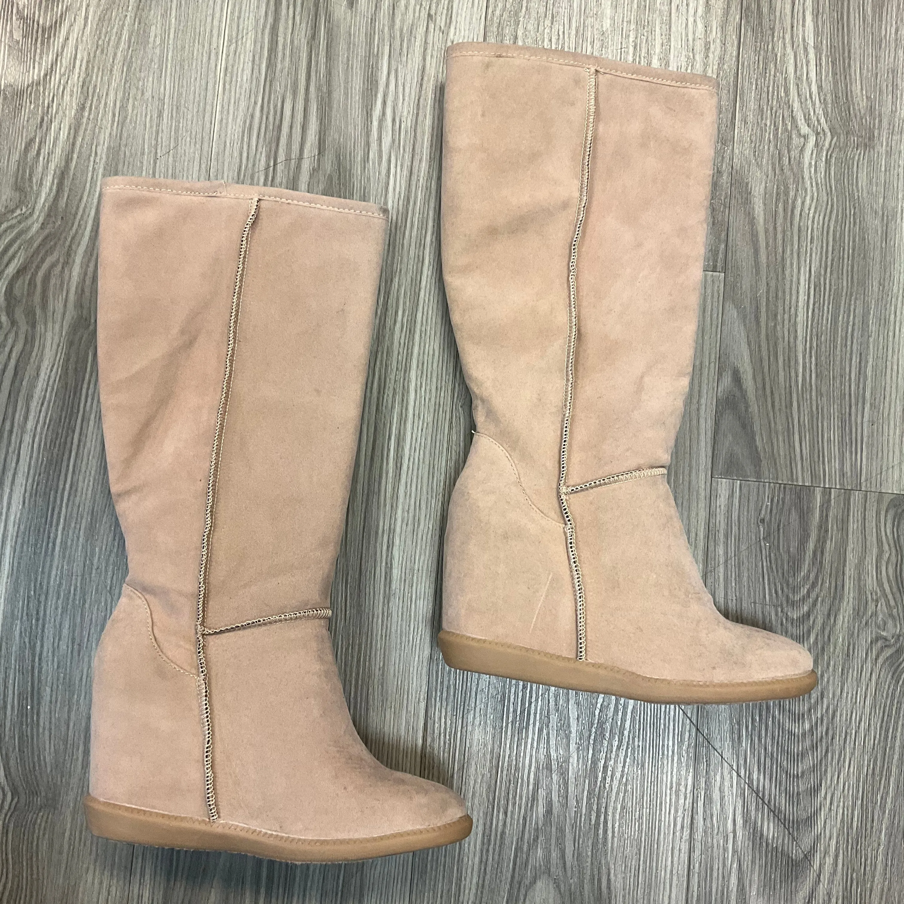 Boots Knee Heels By Clothes Mentor In Tan, Size: 6.5 All-Terrain Use