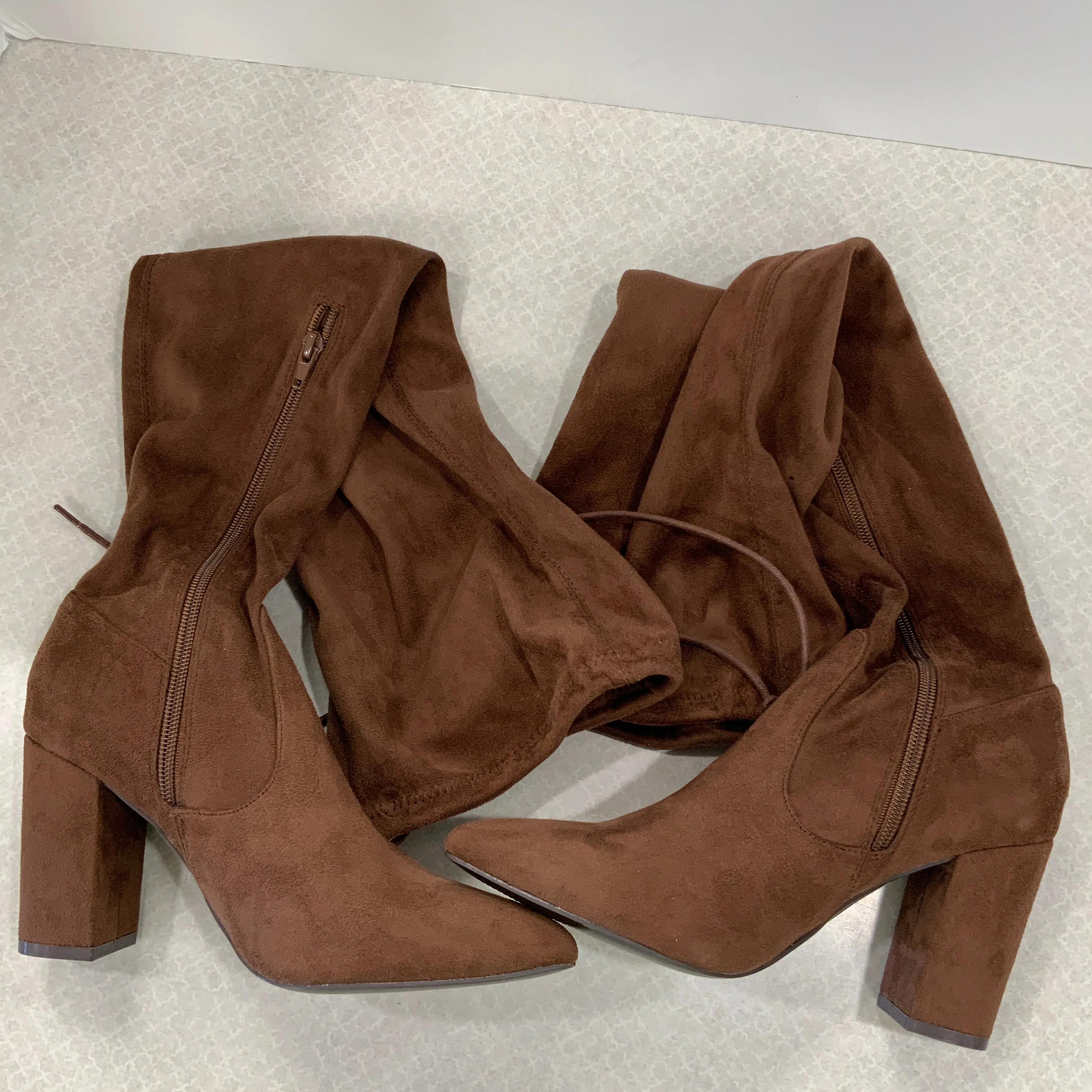Boots Knee Heels By Shoedazzle In Brown, Size: 8.5 Easy On Design