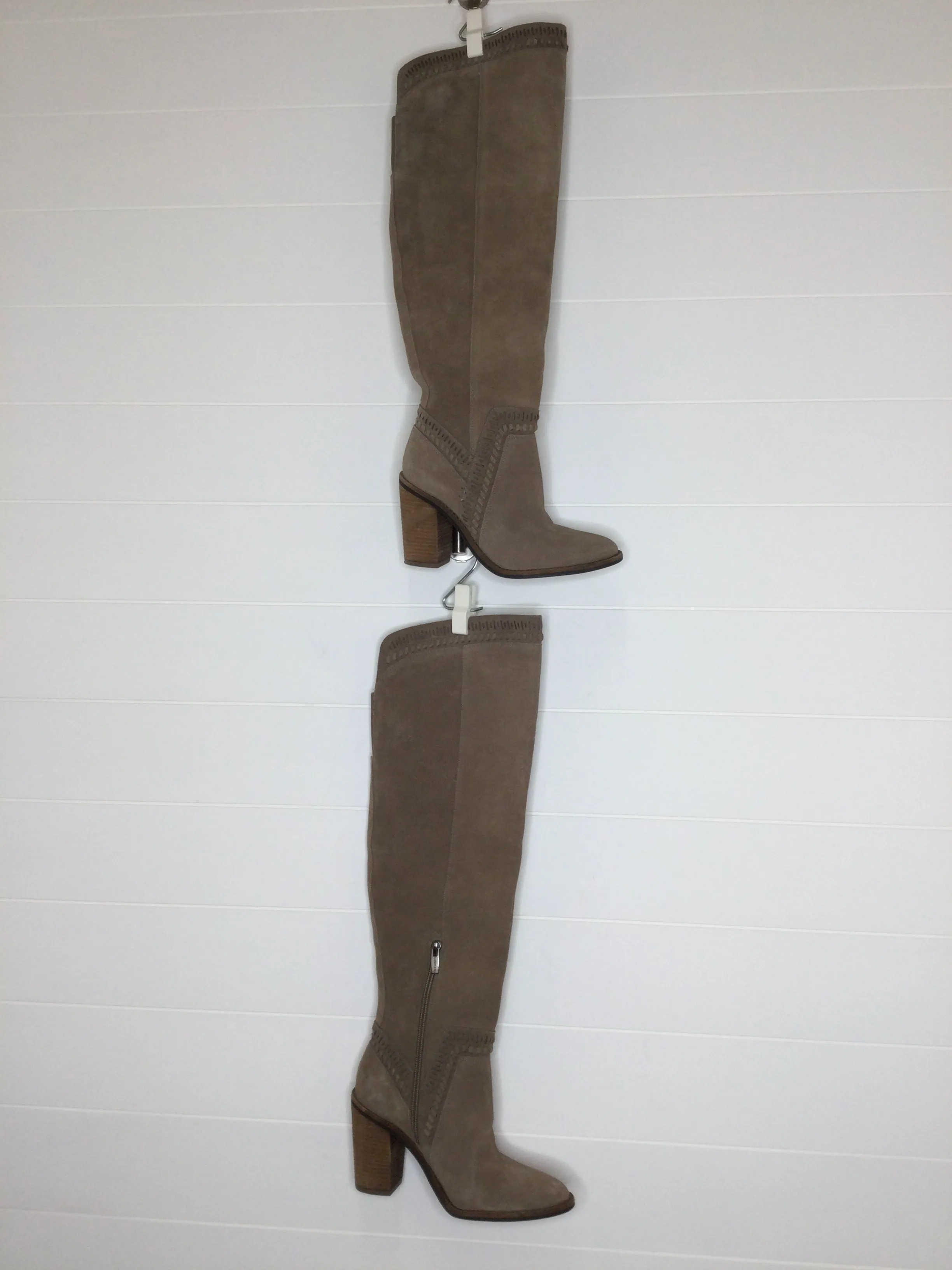 Thermal Core Weekend Wanderer Boots Knee Heels By Vince Camuto  Size: 7.5