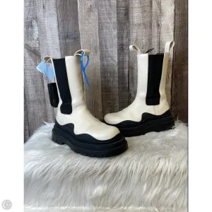 Hero Edge Boots Luxury Designer By Bottega Veneta In Cream, Size: 7