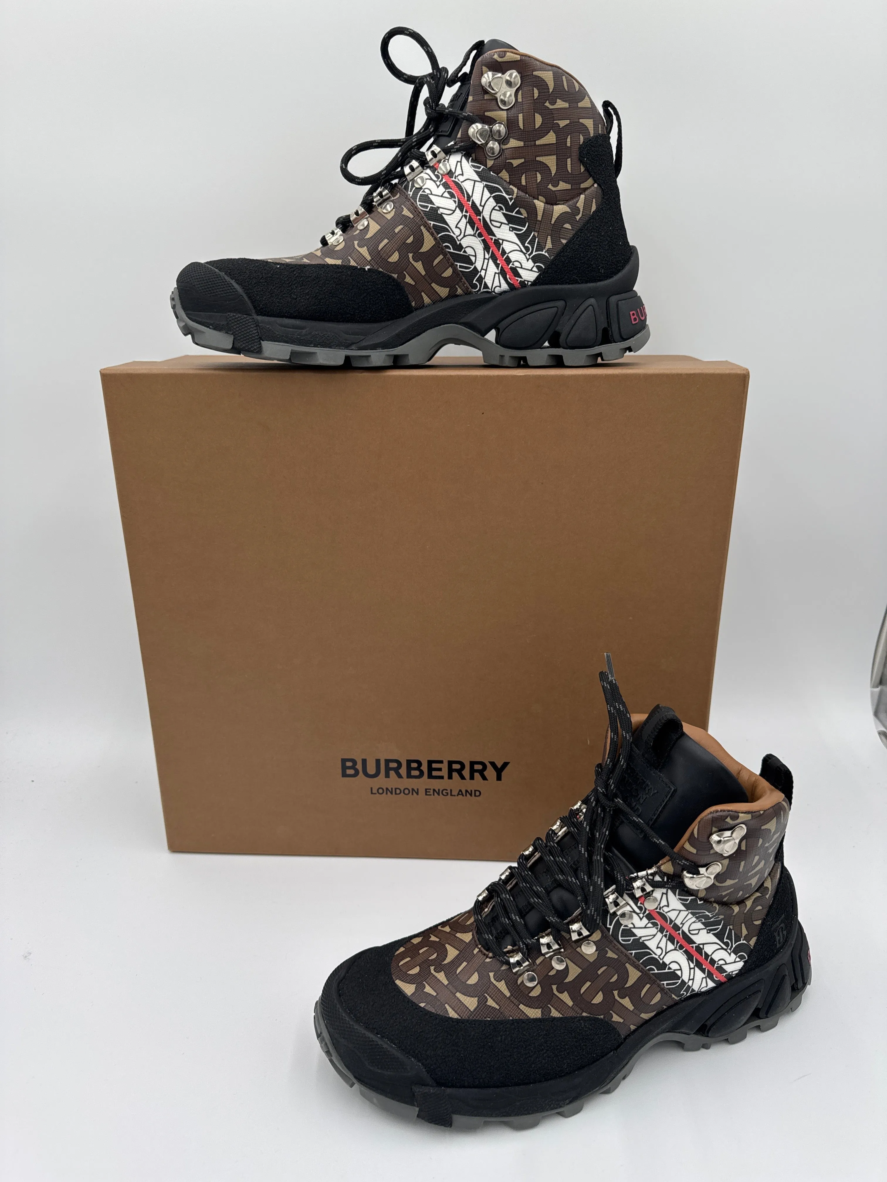 Seamless Fit Gym Workout Boots Luxury Designer By Burberry In Brown, Size:8