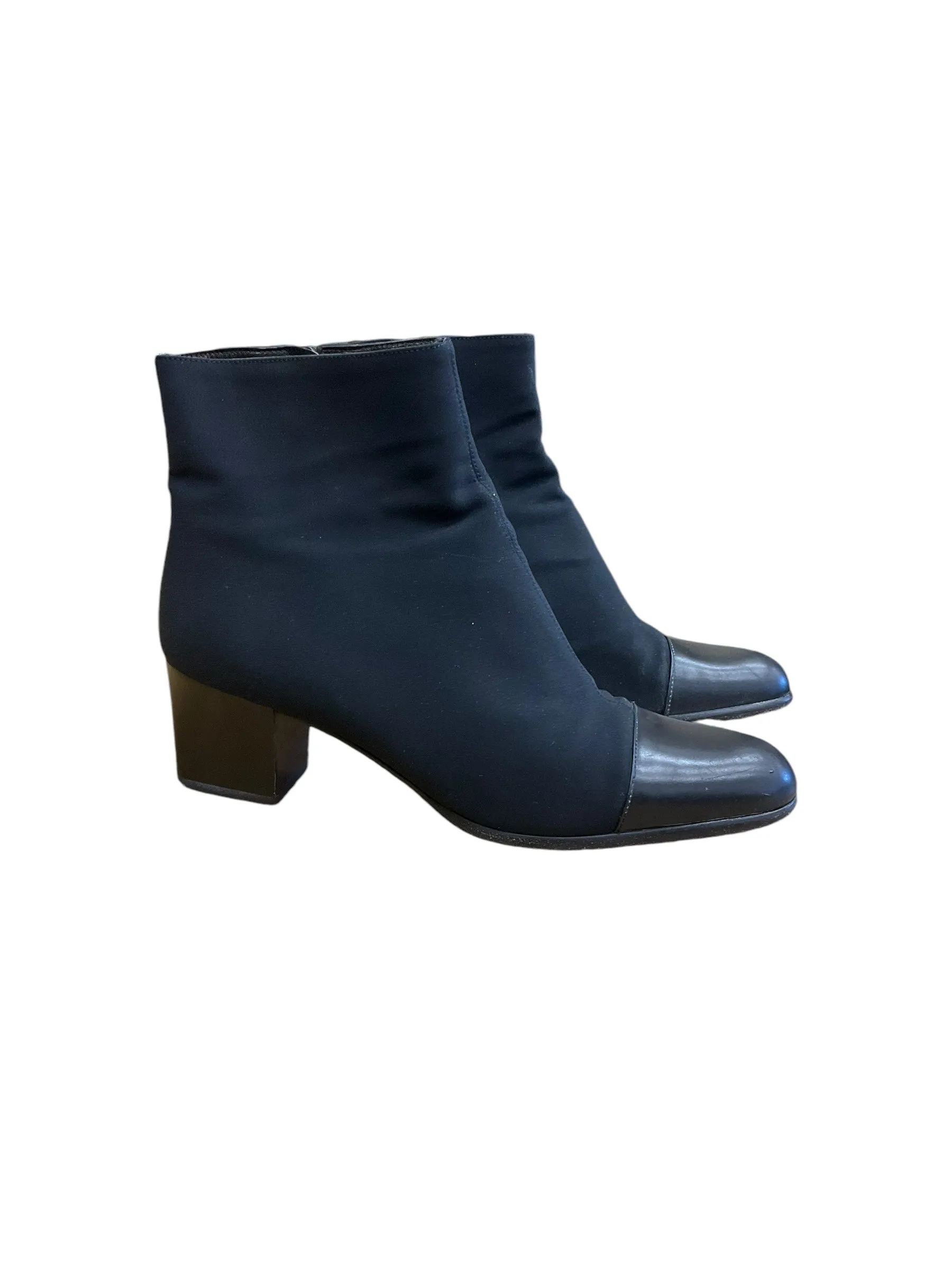 photo shoot Boots Luxury Designer By Ferragamo In Black, Size:7