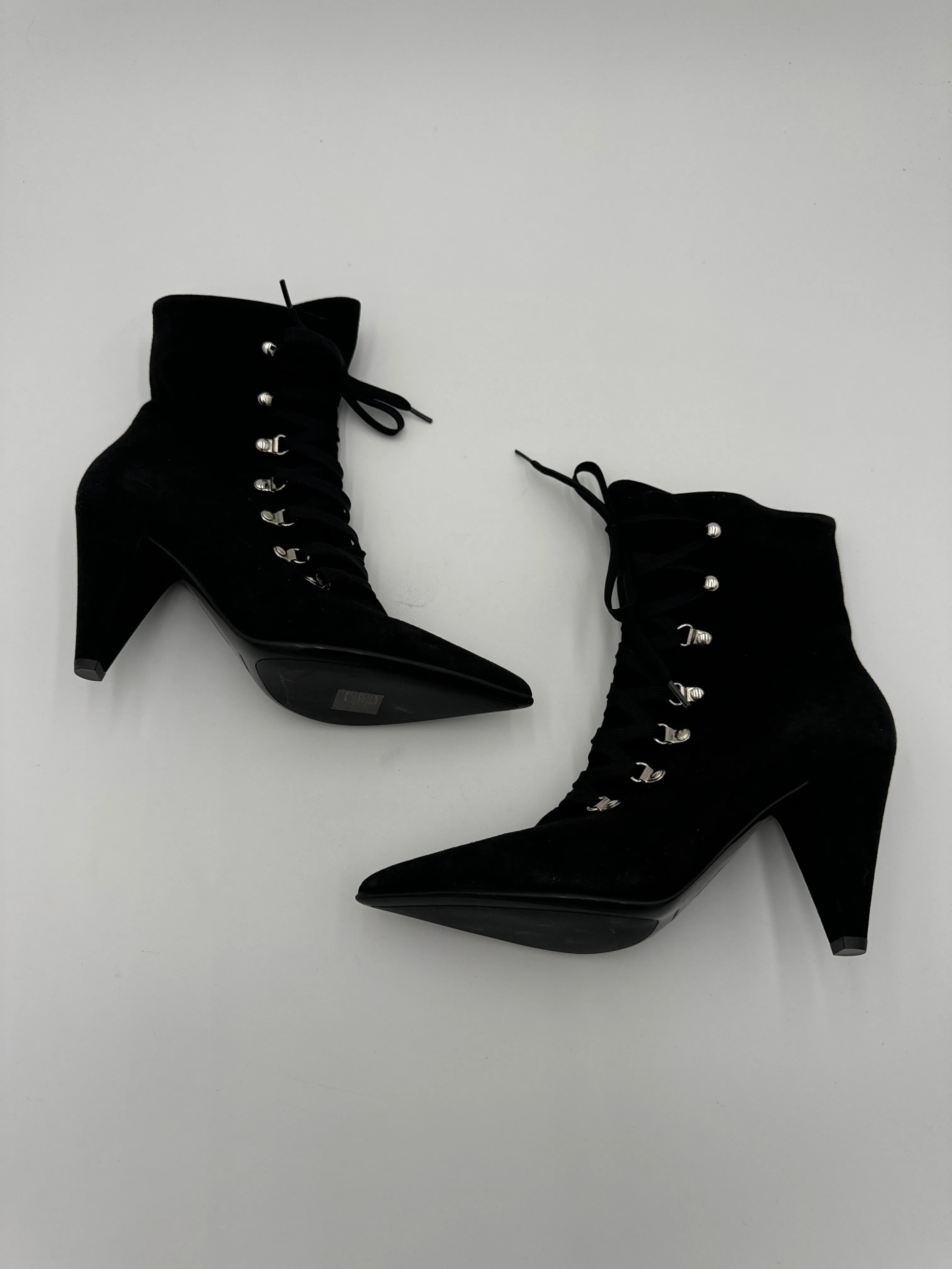 Boots Luxury Designer By Gianvito Rossi In Black, Size: 7.5 Enhanced grip Posture Aligning Footbed