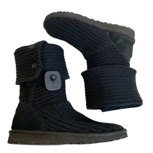 Boots Mid-calf Flats Designer By Ugg  Size: 6 Look Ready Canvas