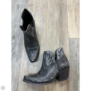 Hard wearing Boots Western By Ariat In Grey, Size: 6