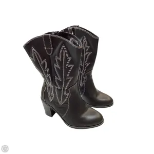 Mud Resistant Weekend Wanderer Boots Western By Torrid In Black, Size: 7.5