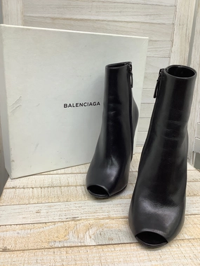 Boots Luxury Designer Balenciaga, Size 7 Hill Tough Moisture Wicking Fabric