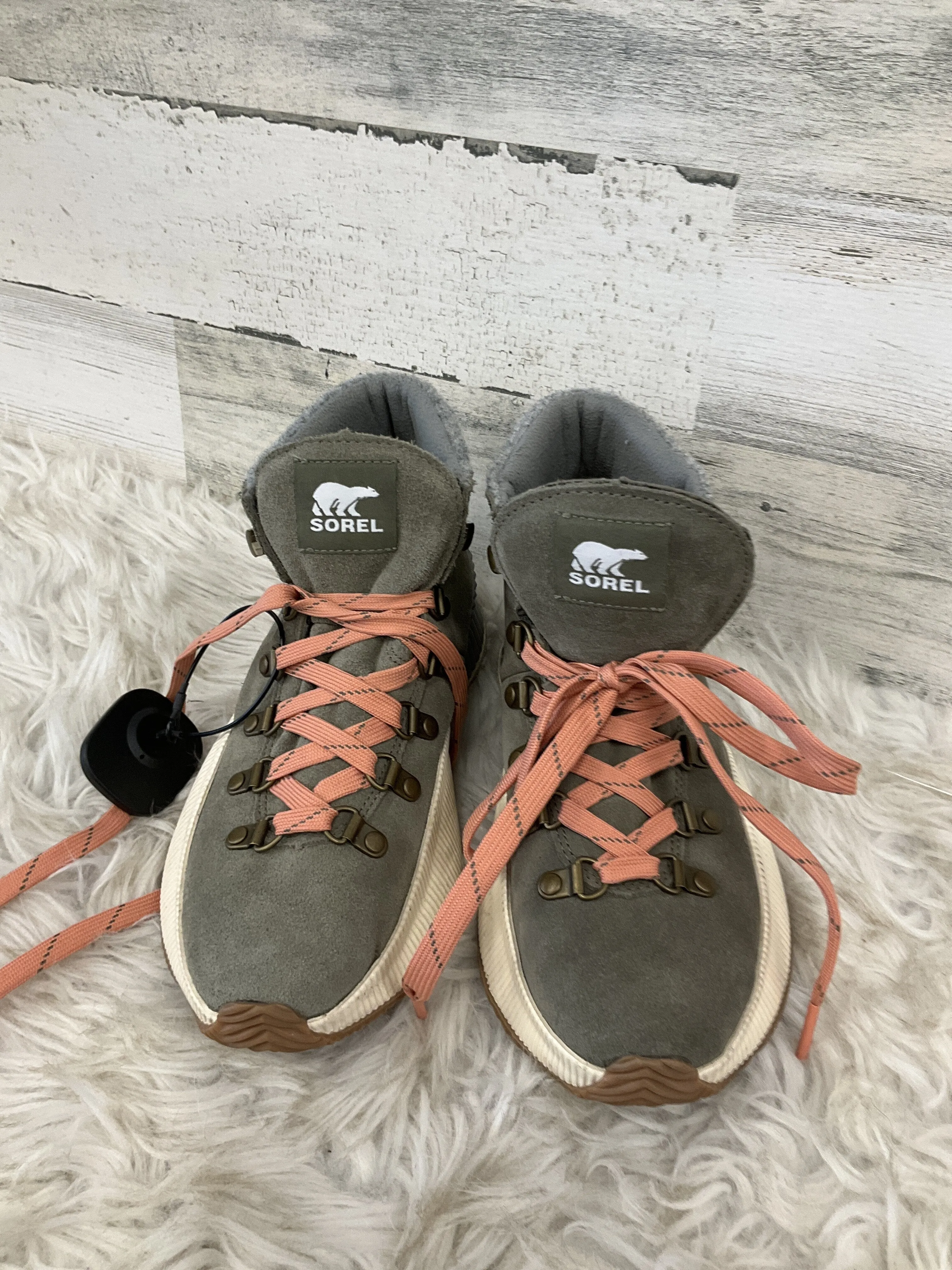 Slip Resistant Breathable Upper Boots Designer By Sorel  Size: 6