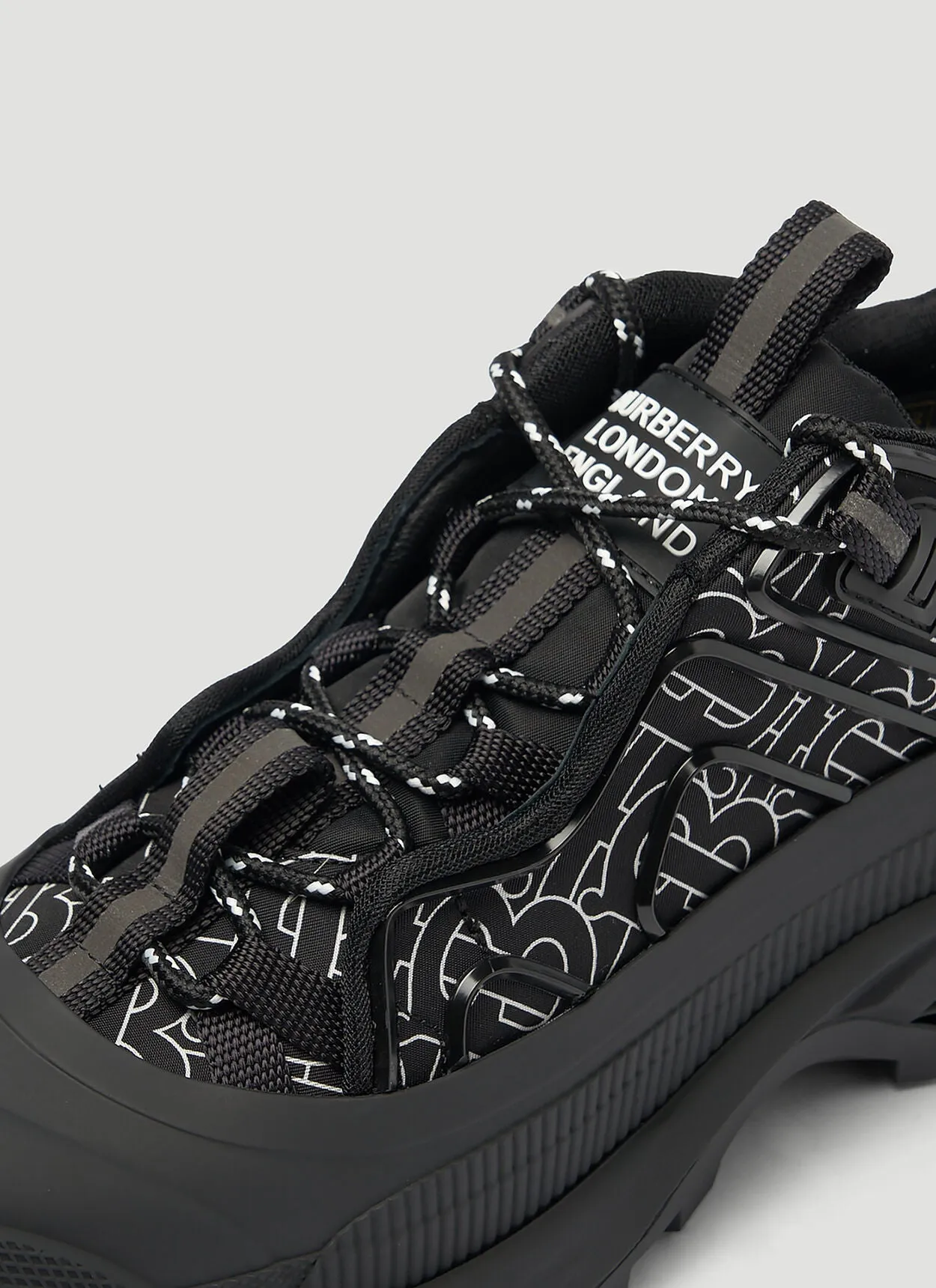 BURBERRY ARTHUR TB MONOGRAM SNEAKERS