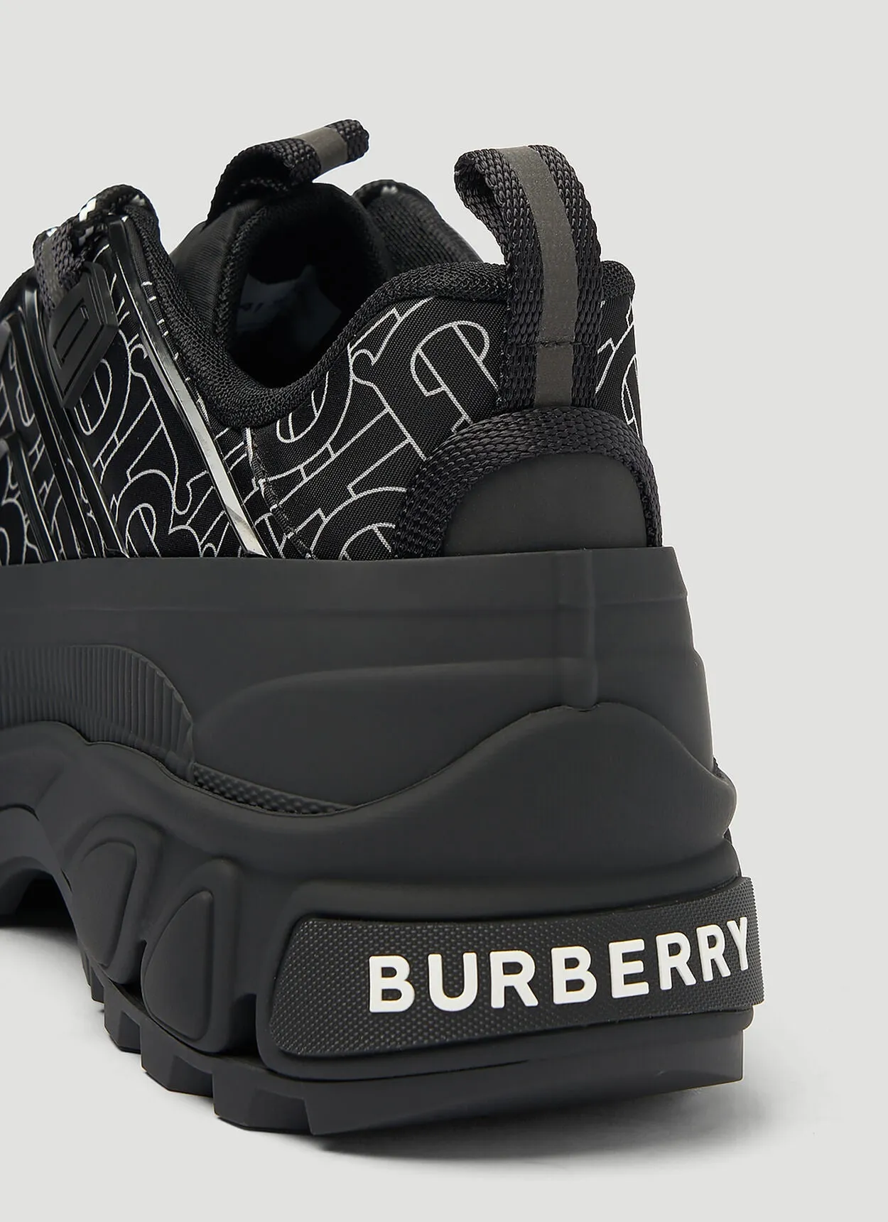 BURBERRY ARTHUR TB MONOGRAM SNEAKERS