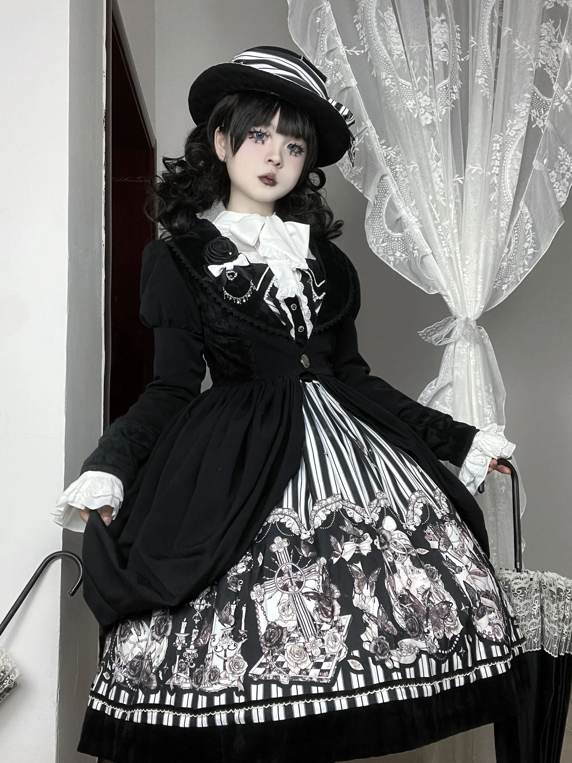(Buyforme)Little Bear~Gothic Lolita Black and White Striped JSK Set