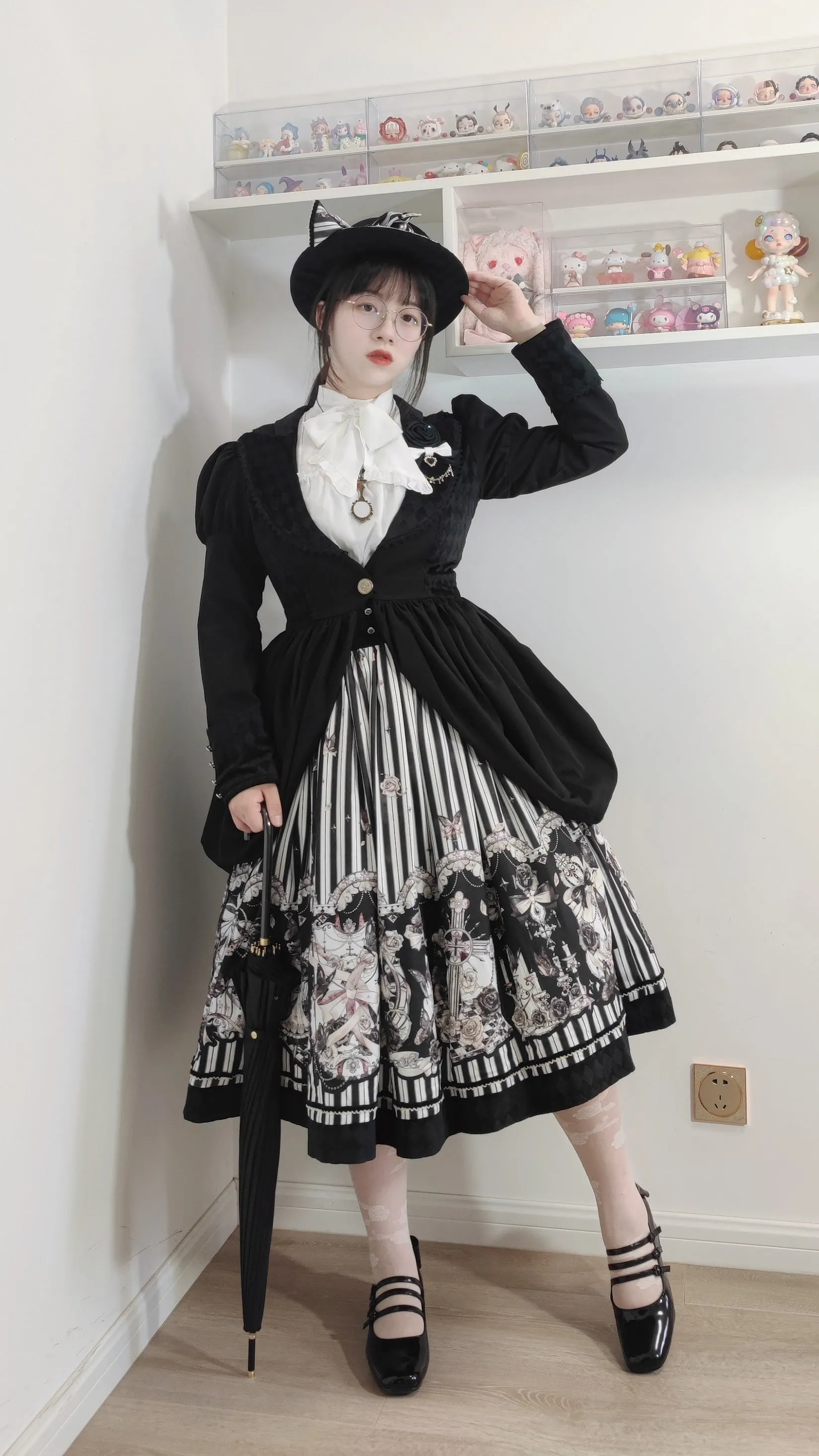 (Buyforme)Little Bear~Gothic Lolita Black and White Striped JSK Set
