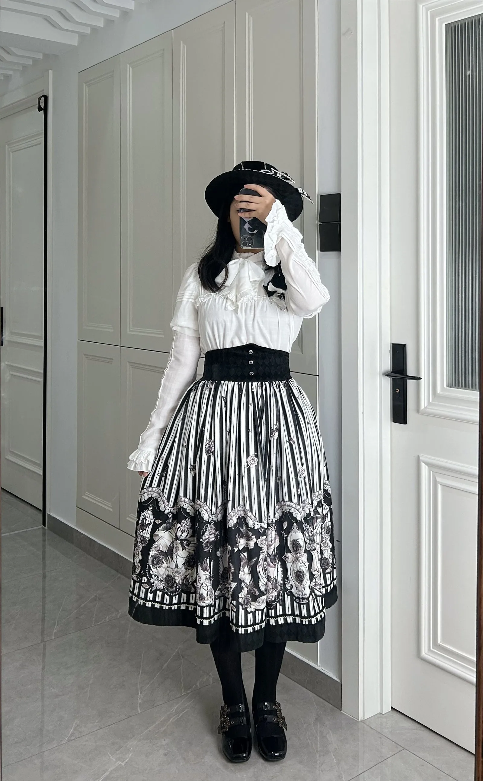 (Buyforme)Little Bear~Gothic Lolita Black and White Striped JSK Set