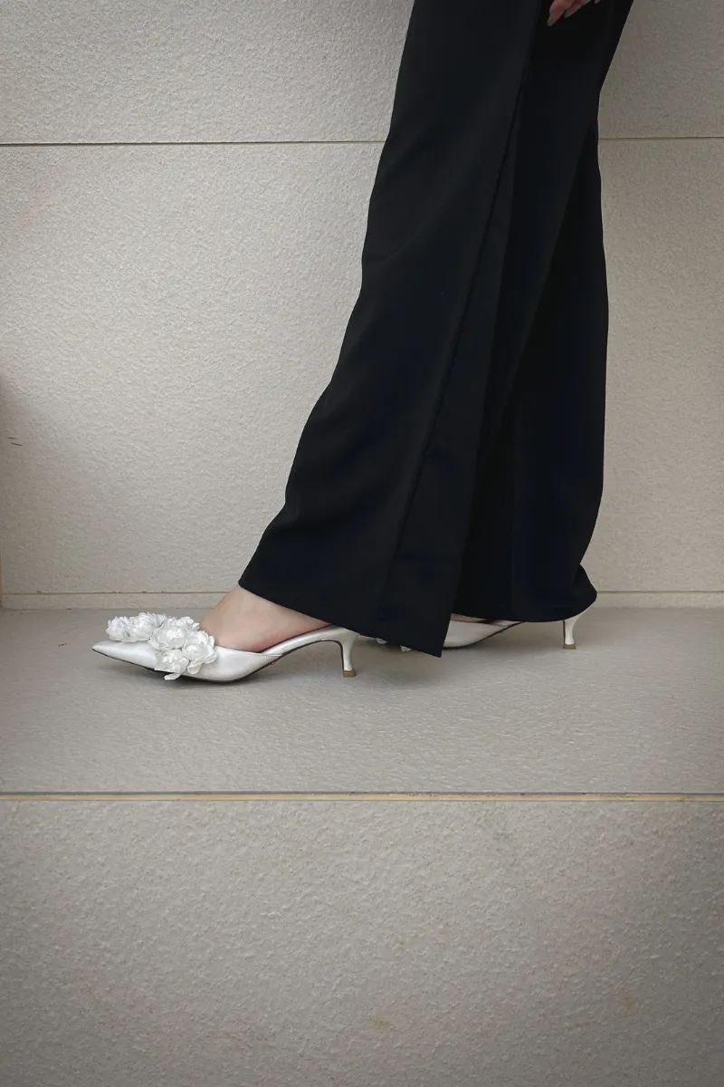 CAMELIA CREAM BLOOM HEELS