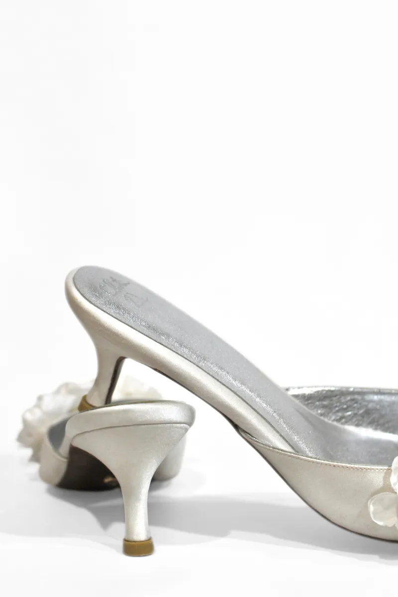CAMELIA CREAM BLOOM HEELS