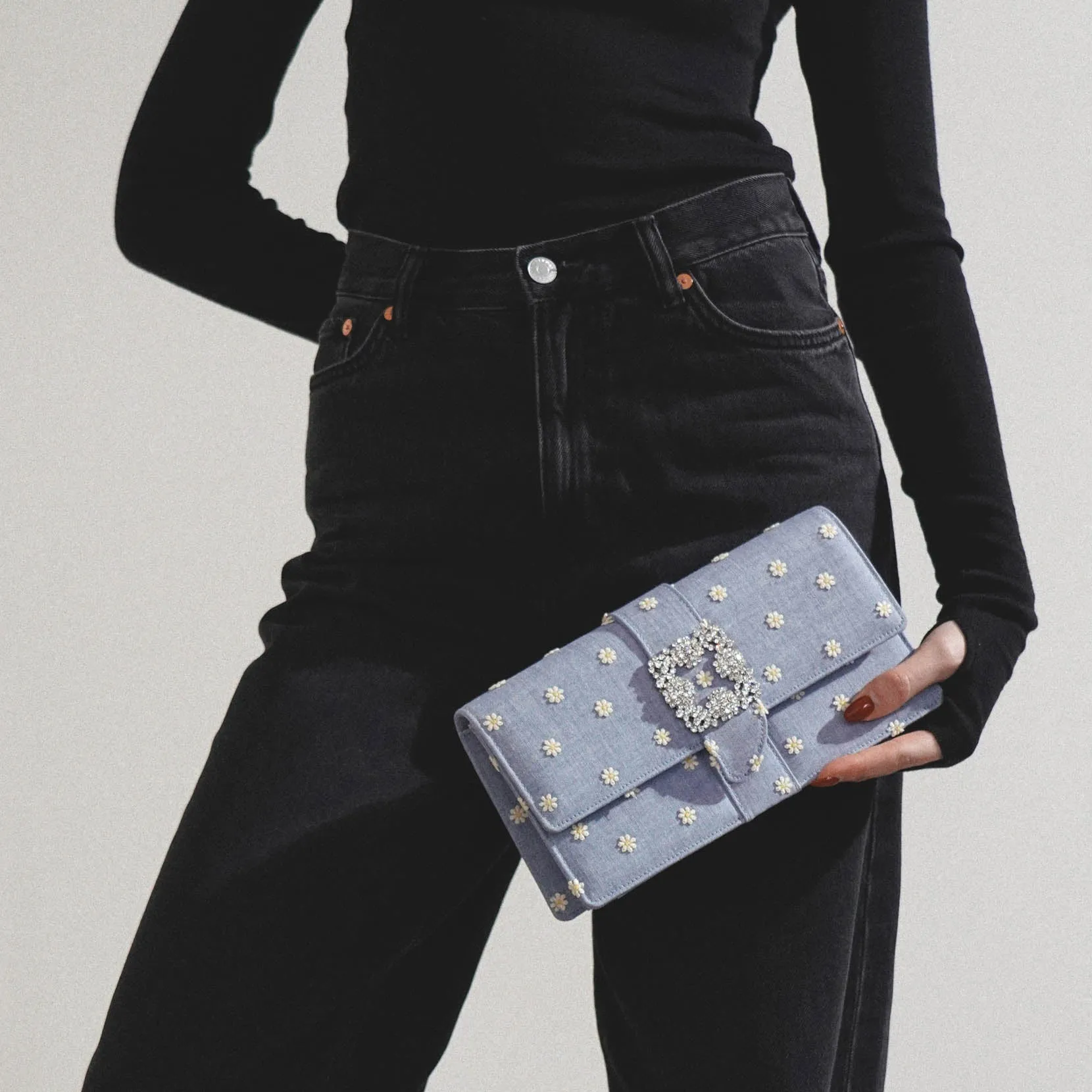 Capri daisy chambray clutch