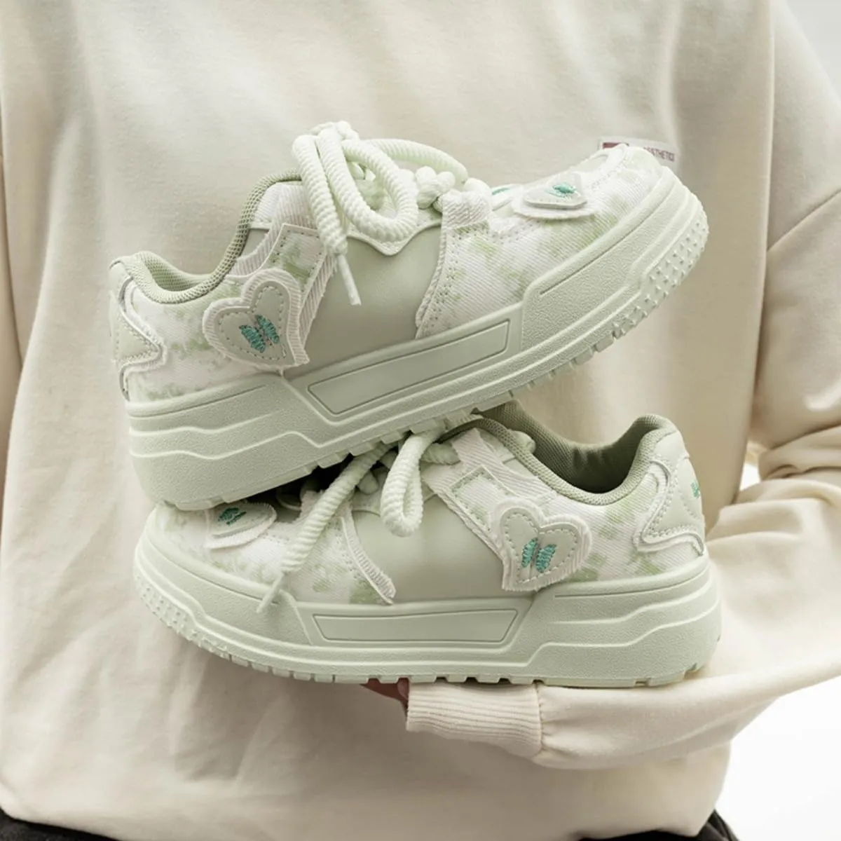 Chunky Platform Sneakers for Women Low-top Heart Skate Shoes Sport, Travel Casual Walking for Students Back to School