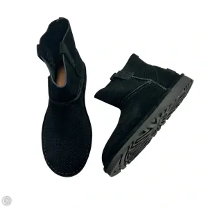 Quick Flex Boots Designer By Ugg In Black, Size: 6