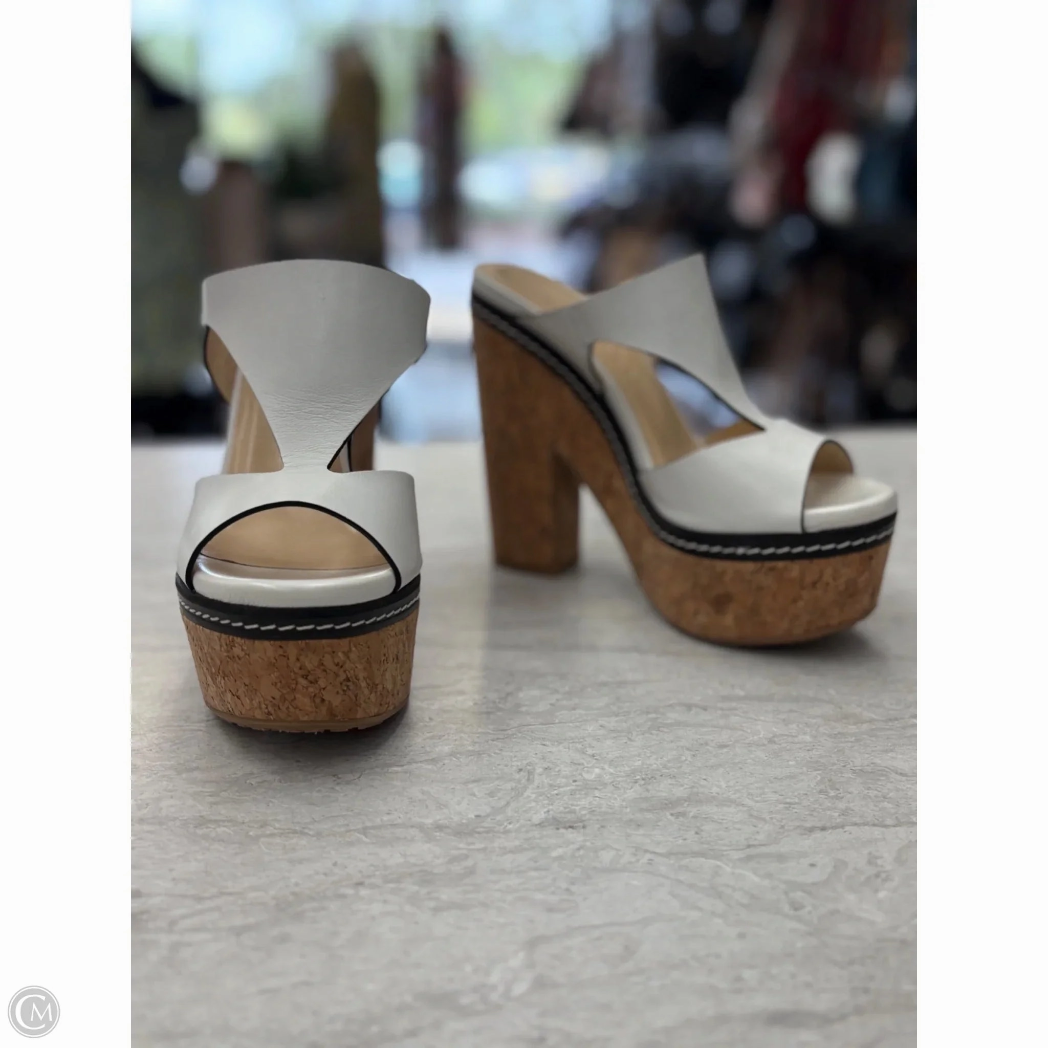 Dynamic Flex Grooves Ergonomic Footbed Shape Shoes Luxury Designer By Jimmy Choo In White, Size: 5