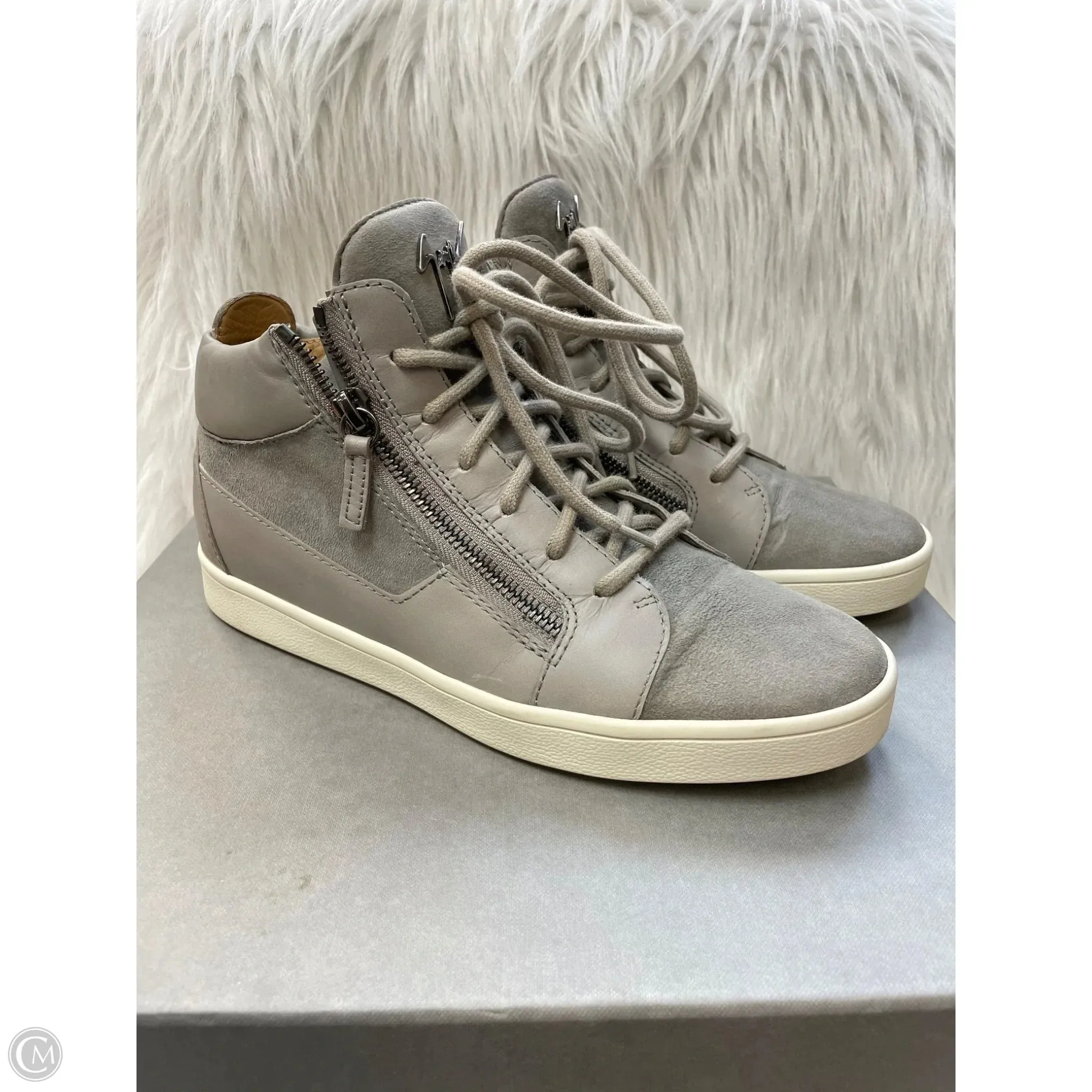Shoes Designer By Giuseppe Zanotti In Grey, Size: 7.5 Stone Grip Urban Chill