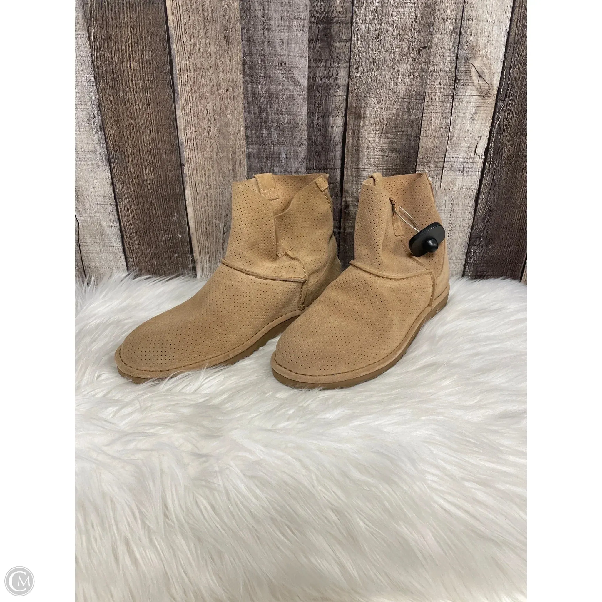 Season Ease Family Time Boots Designer By Ugg In Tan, Size: 9