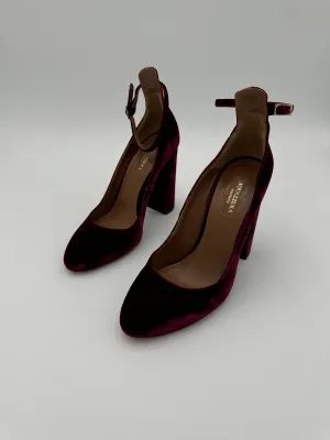 Outfit Key Move Light Shoes Luxury Designer By Aquazzura In Purple, Size: 7.5