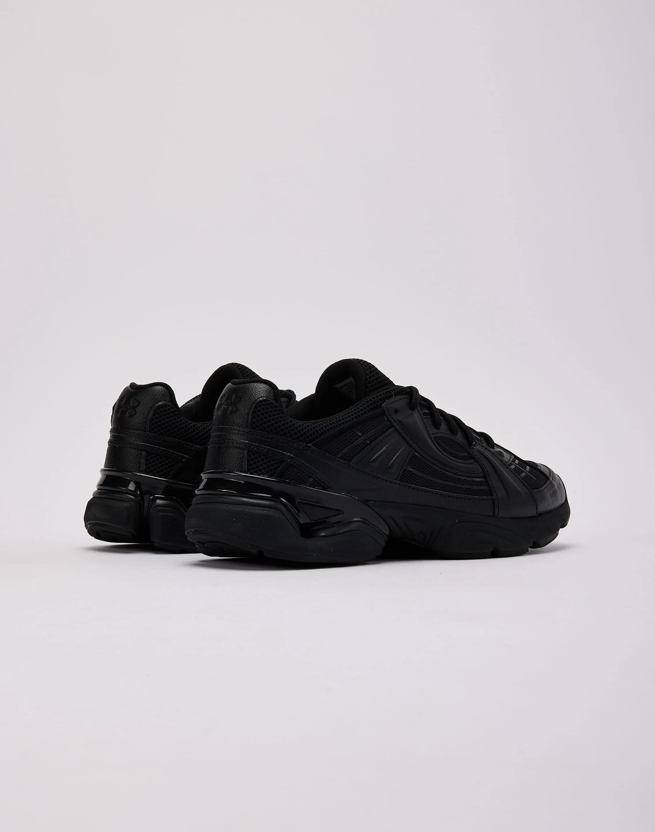 Microspring Tech Durable Traction Grip Elastic Construction Under Armour Sola