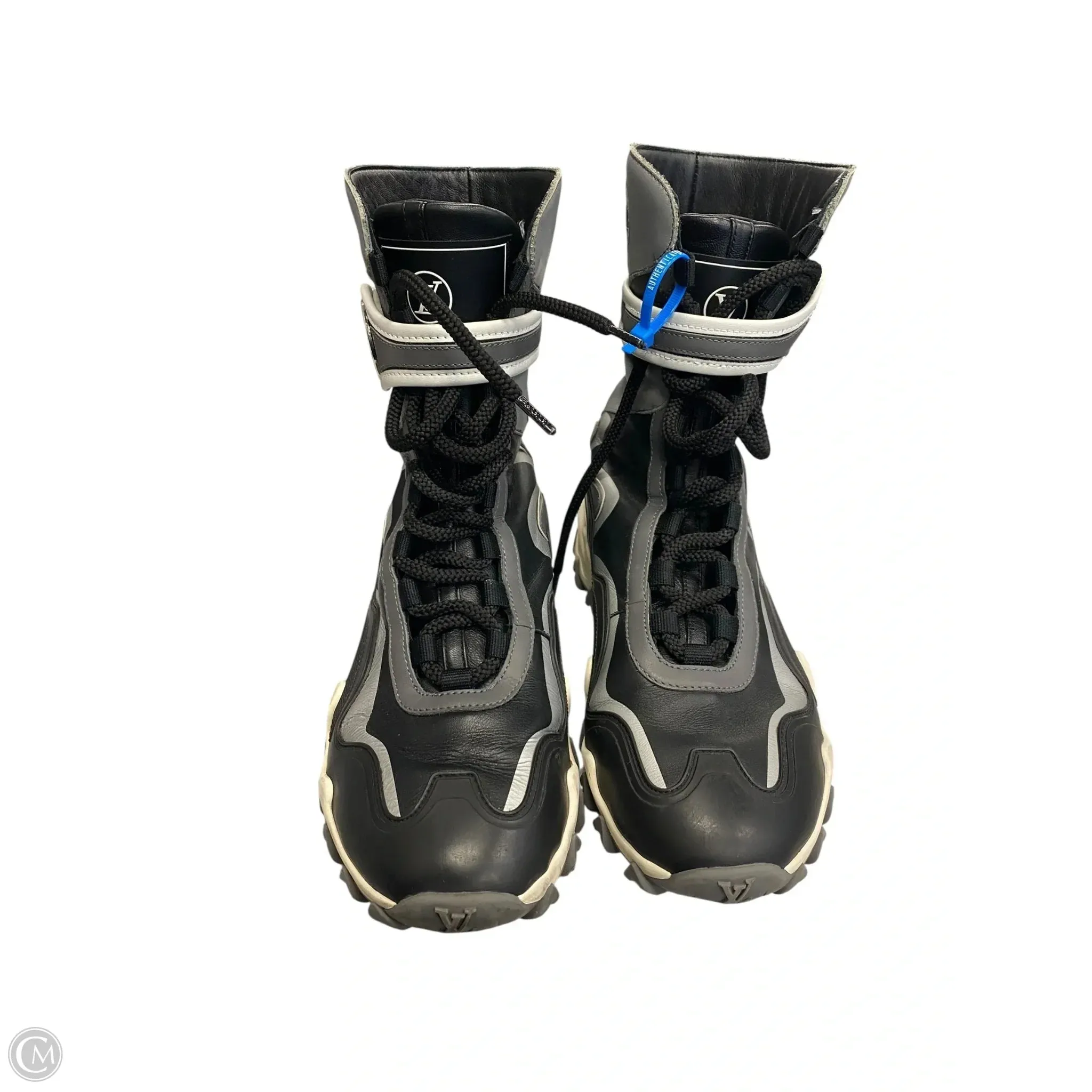 Slip Resistant Sole Feather Light Travel Enthusiasts Shoes Luxury Designer By Louis Vuitton In Black & Grey, Size: 7