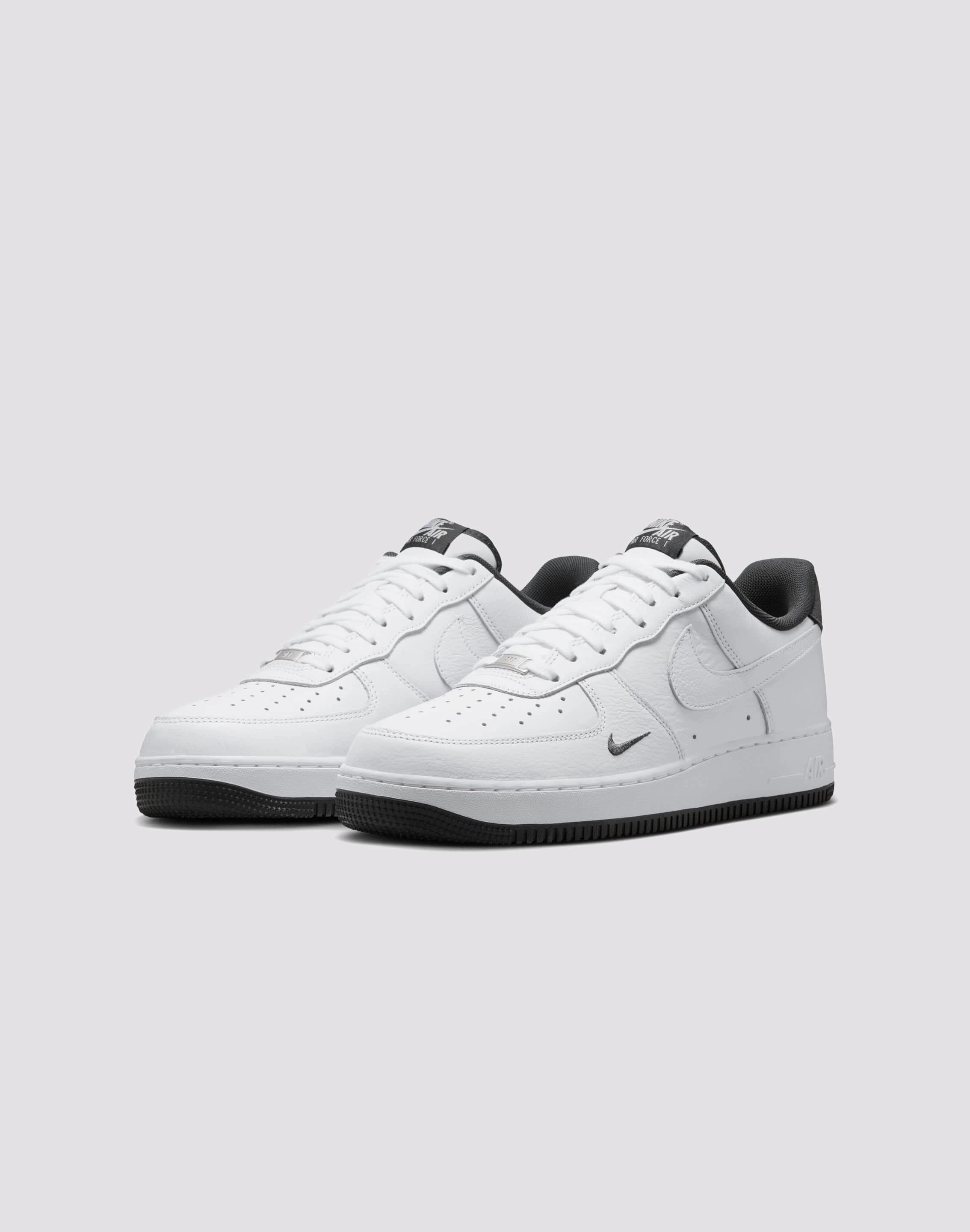 Nike Air Force 1 '07 LV8 Slim Form Foot Glow