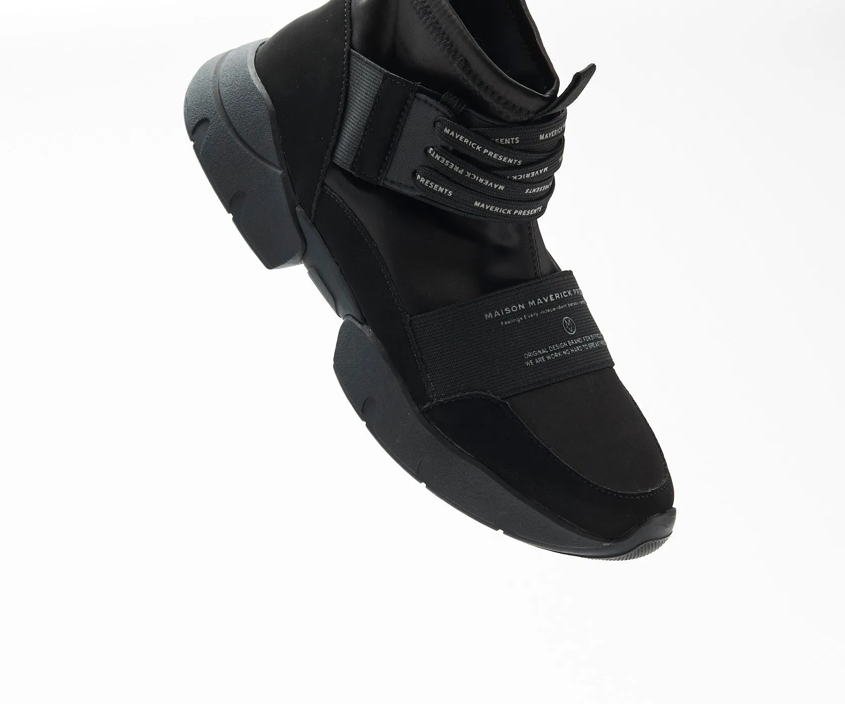 Futuristic High-Cut Sneakers - Black