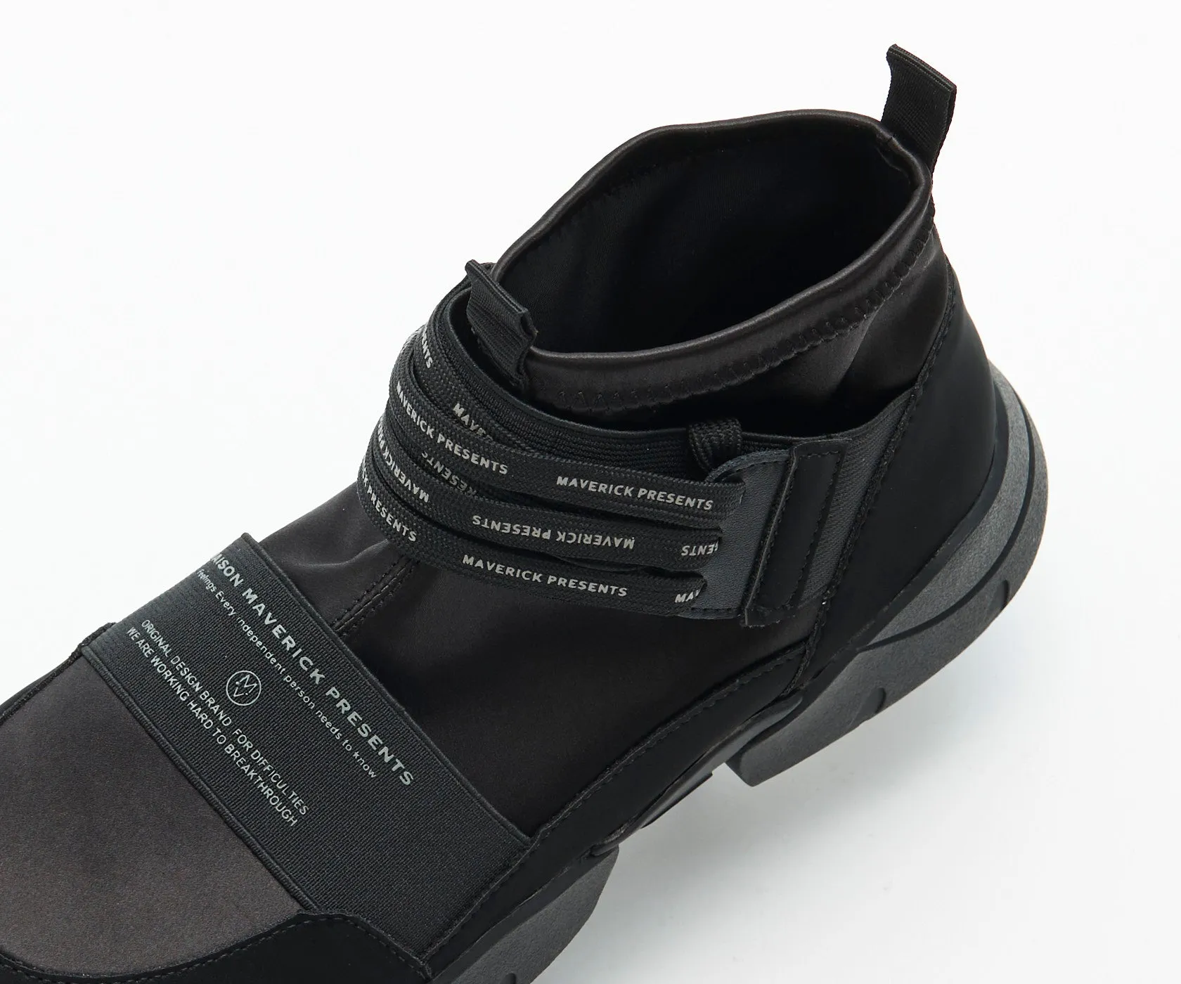 Futuristic High-Cut Sneakers - Black