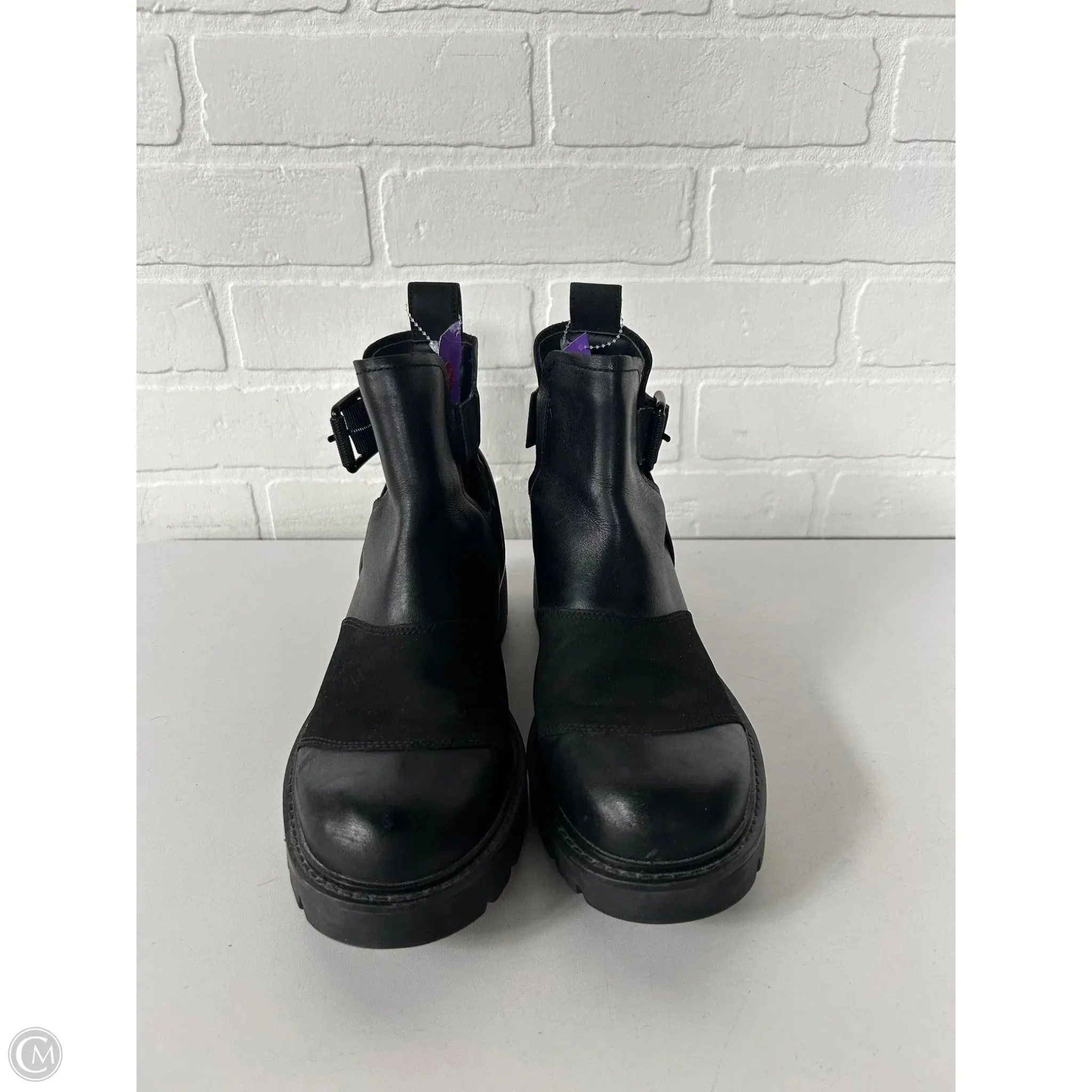 Boots Designer By Ugg In Black, Size: 8.5 Balanced Heel Counter