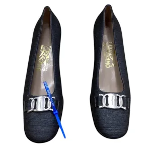 Shoes Designer By Ferragamo In Grey, Size: 8.5 Dock Easy