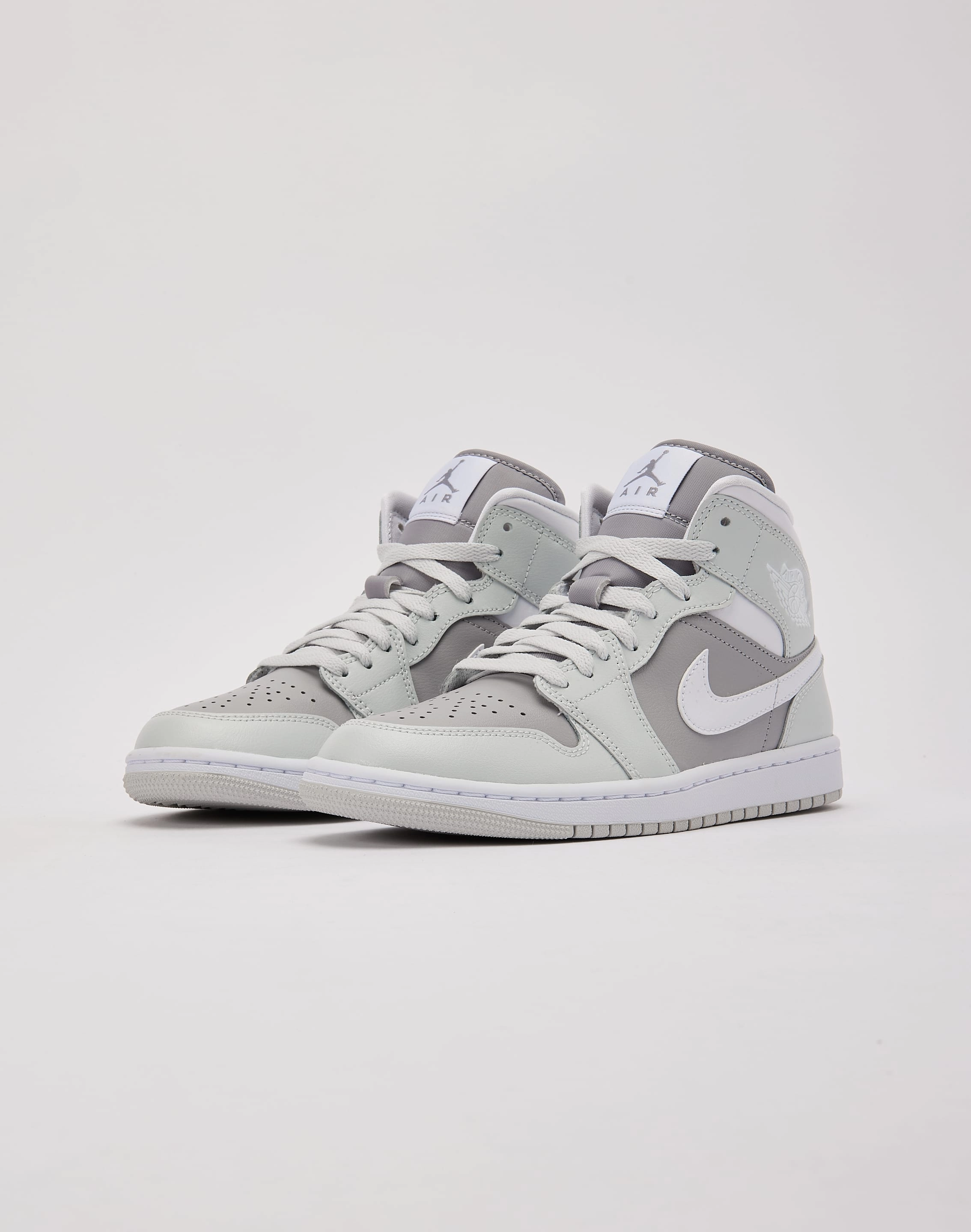 Dynamic Flex Grooves Responsive Cushion Tech Jordan Air Jordan 1 Mid