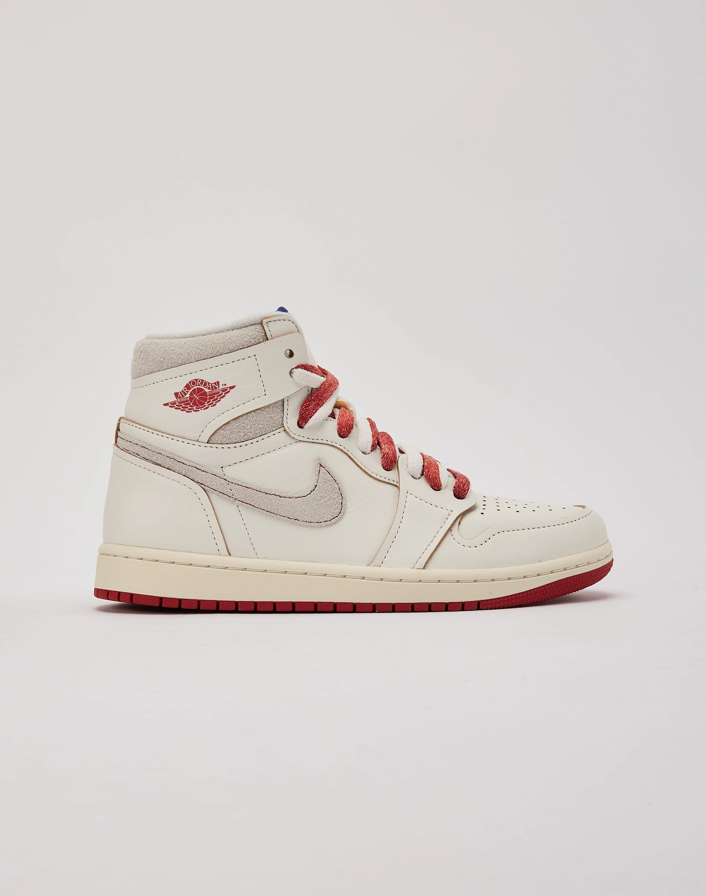 Gym Life Event Mode Jordan Air Jordan 1 Retro High OG 'Cinnabar'