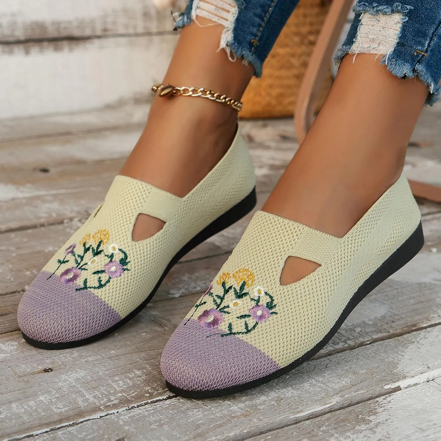 Ladies Fashion Breathable Mesh Knitted Flower Embroidery Flat Bottom Casual Shoes Cycling Casual Shoe