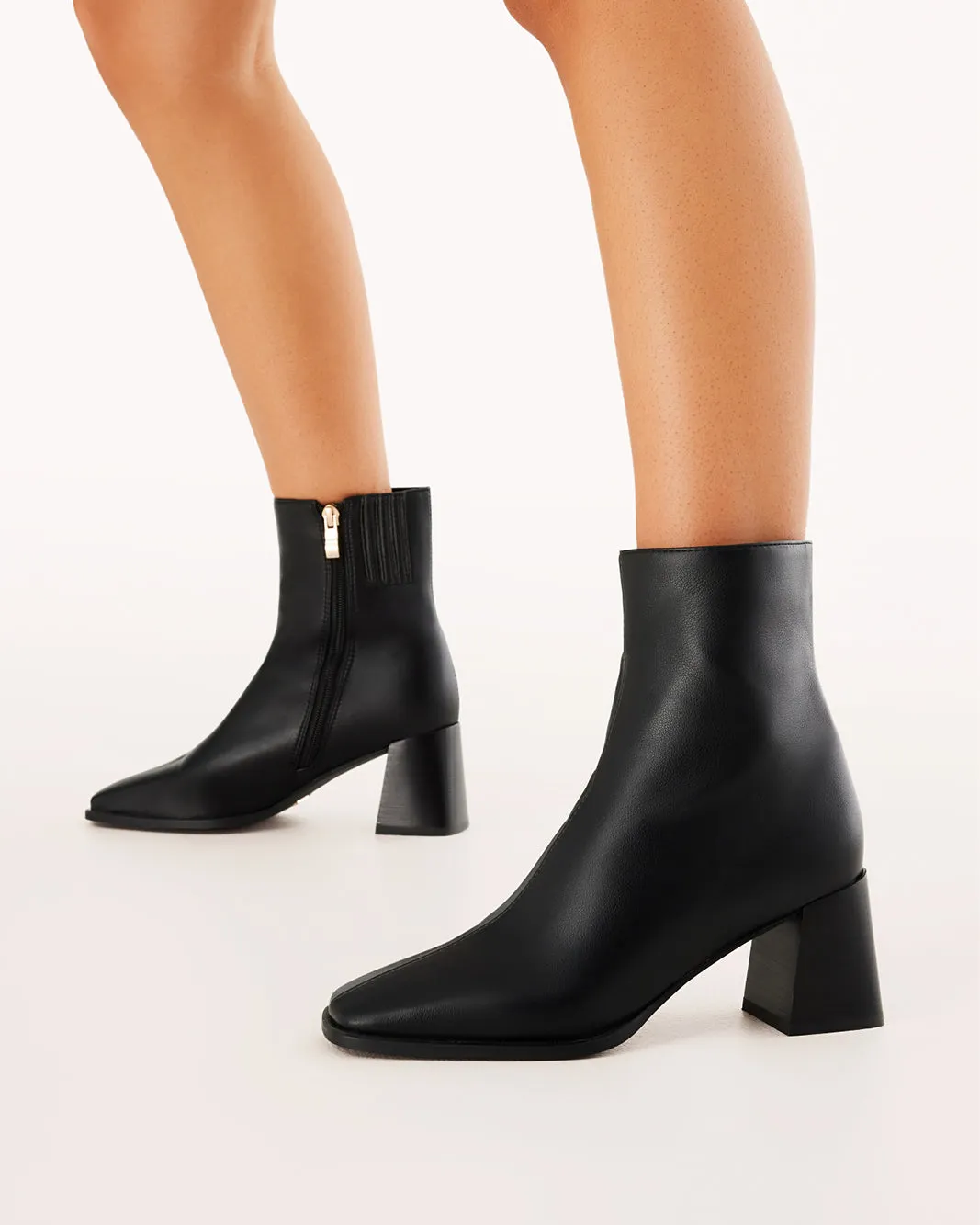 ALANIA - BLACK Adjustable Gusset Design